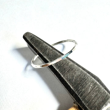 Bague fine martelée