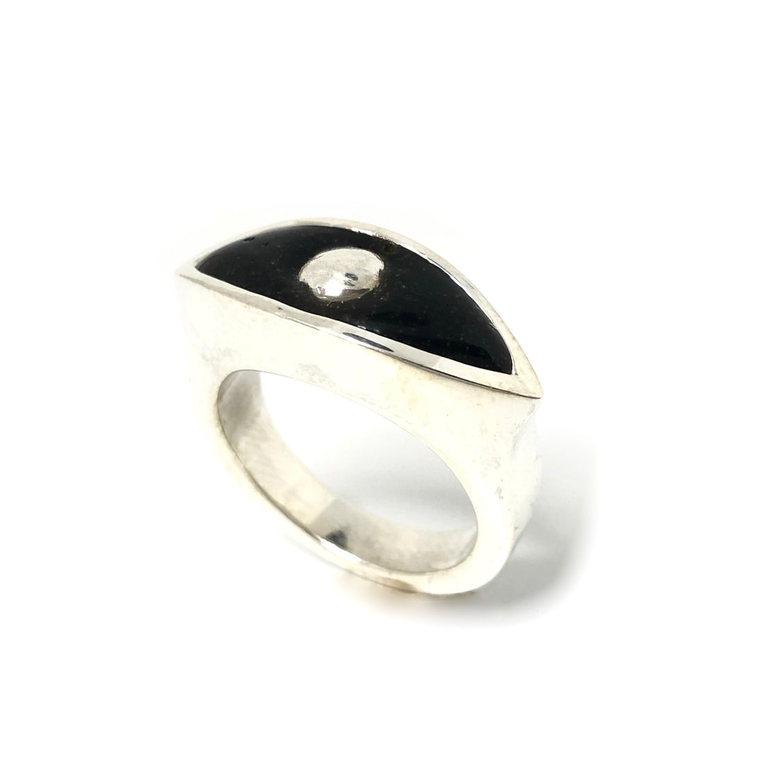 Bague oeil en argent massif et émail à froid