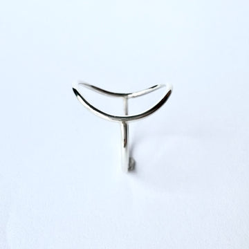 Bague minimaliste cercle incurvé