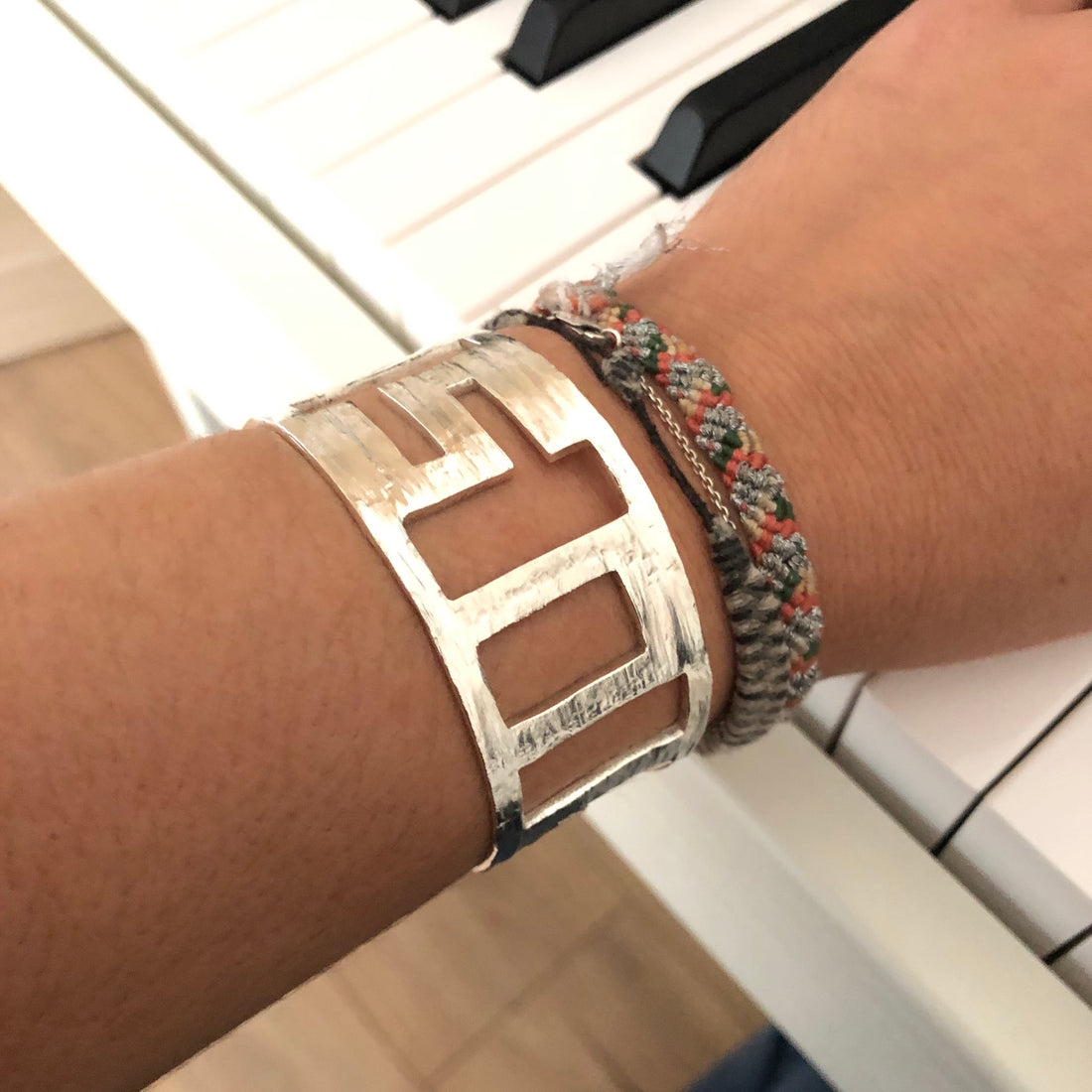 Bracelet manchette "MUSIC"