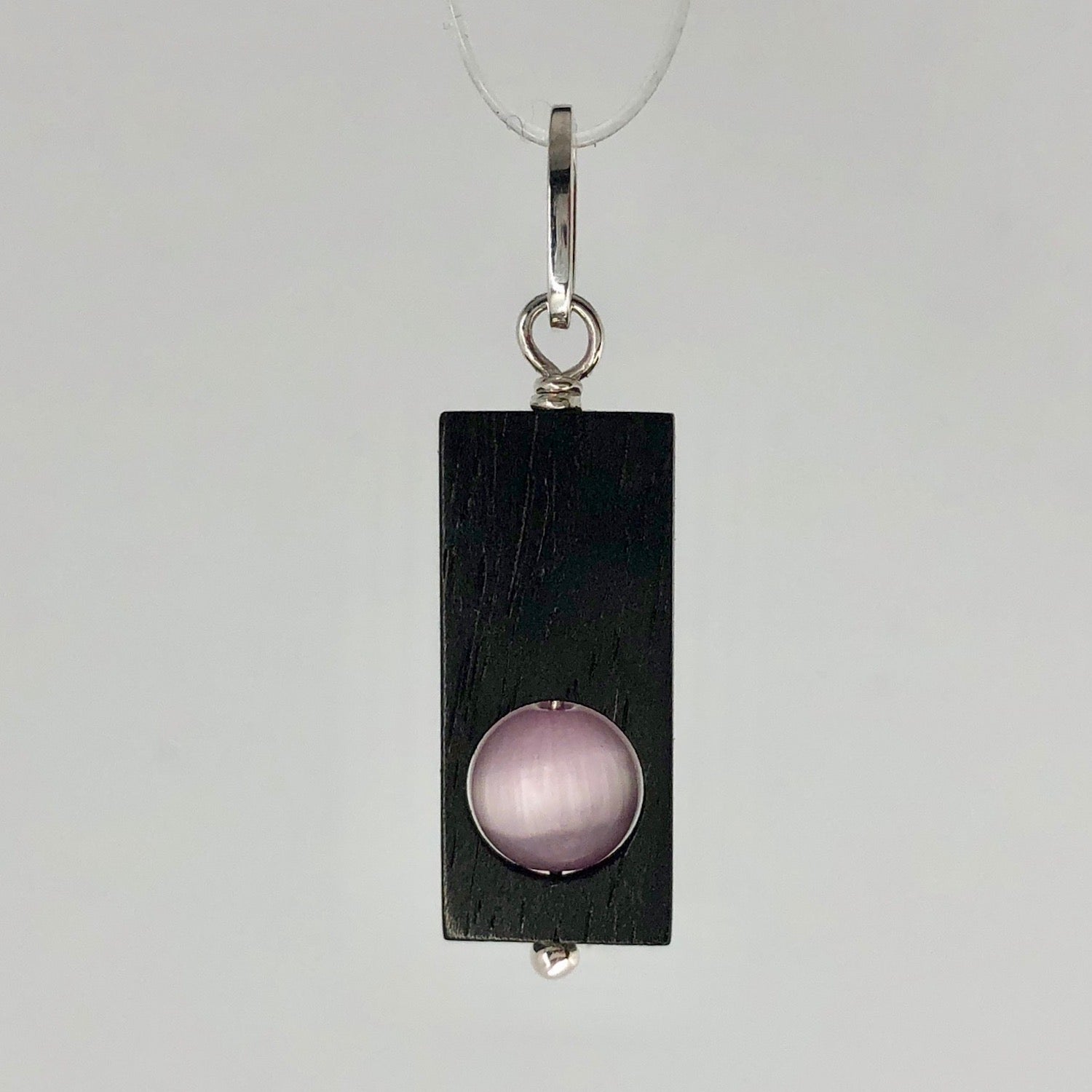 Pendentif ébène, perle oeil de chat