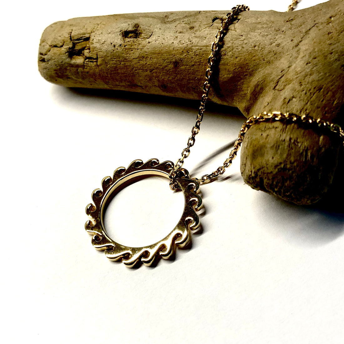 Pendentif ( ou bague ) vague